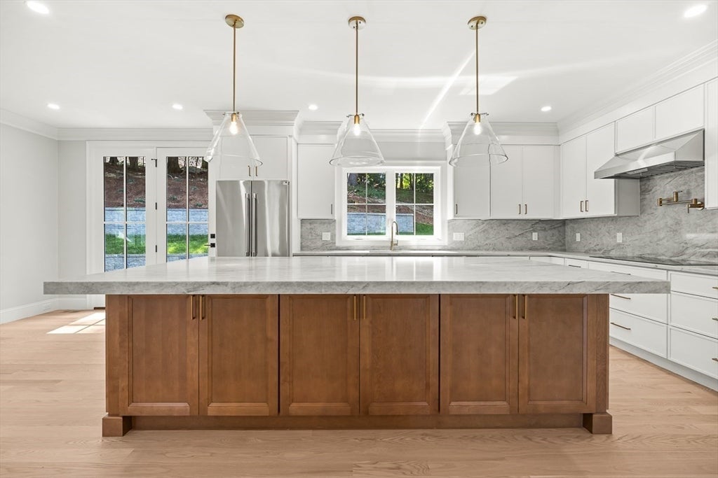 23 Wareland Rd