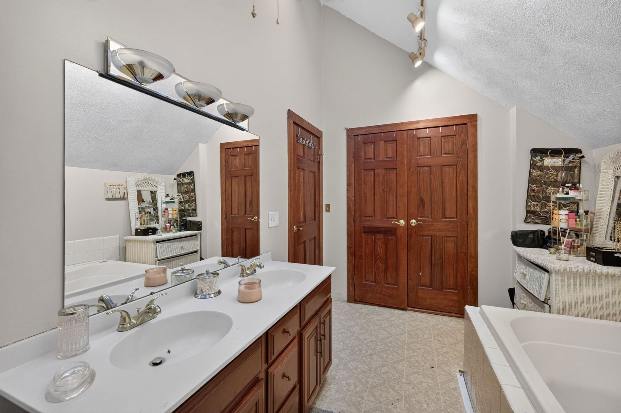 18 Berglund Ave, Brockton, MA, 18 Berglund Ave, Brockton, MA Photo #38