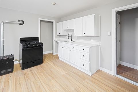 Photo of 168 Lunenburg St #3R, Fitchburg, MA 01420 (MLS # 73495502)