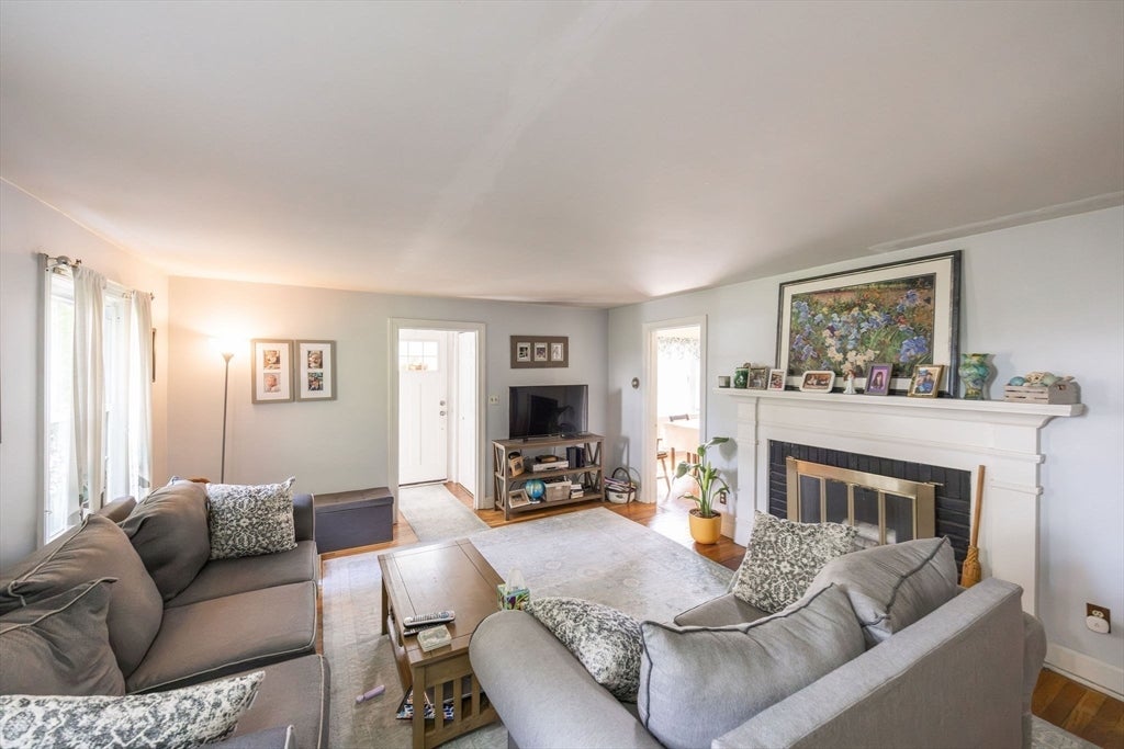 25 Westwood Pkwy