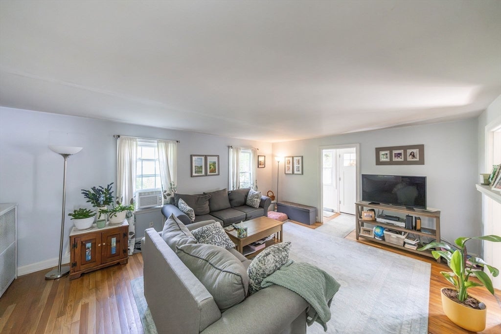 25 Westwood Pkwy