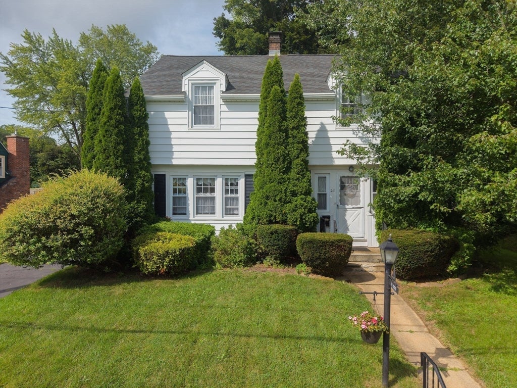 25 Westwood Pkwy