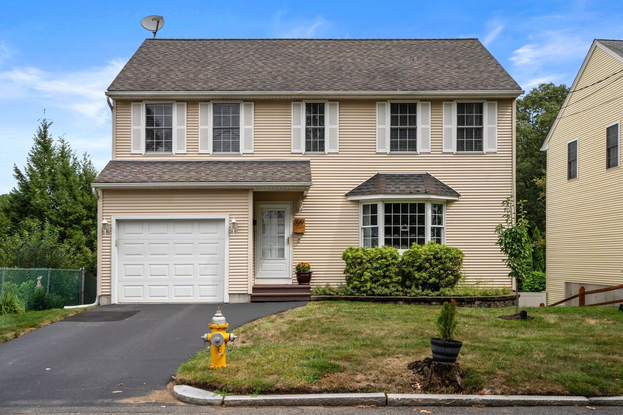 Photo of 109 Appleton St, Springfield, MA