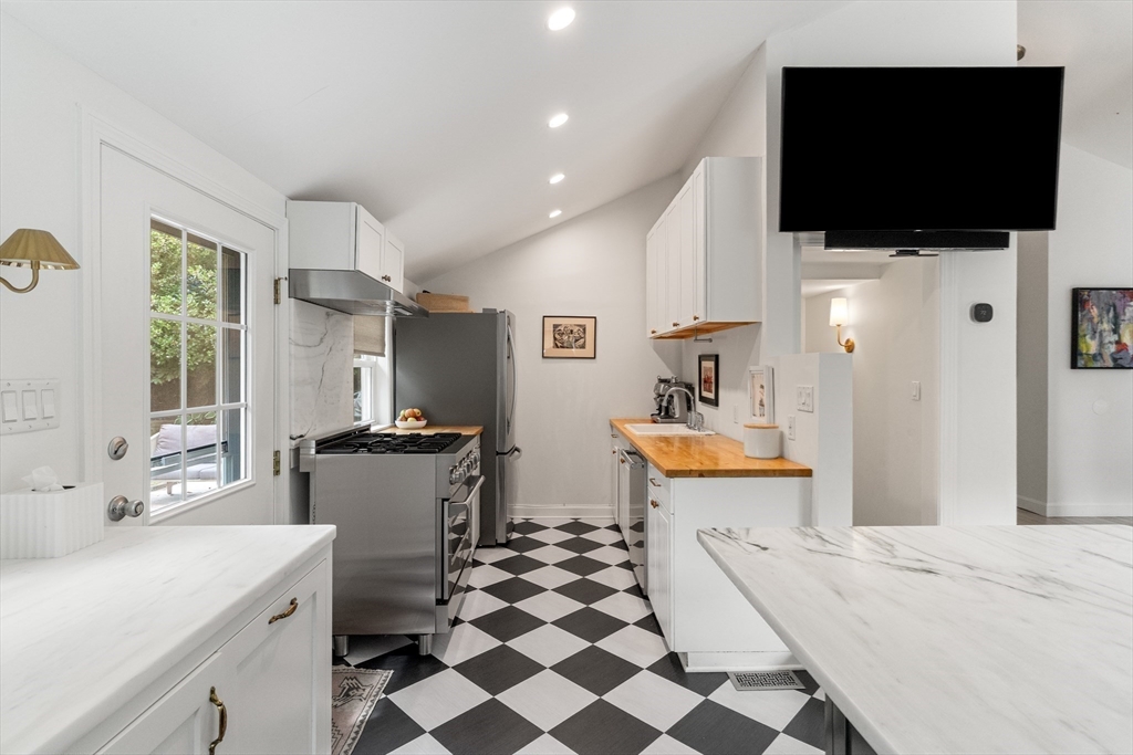 15 Woodland Road