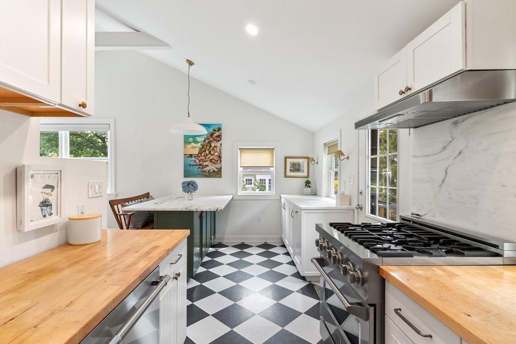 15 Woodland Road