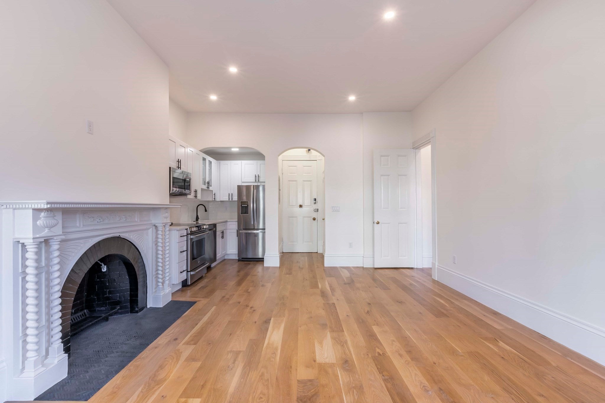 271 Dartmouth St. 2L