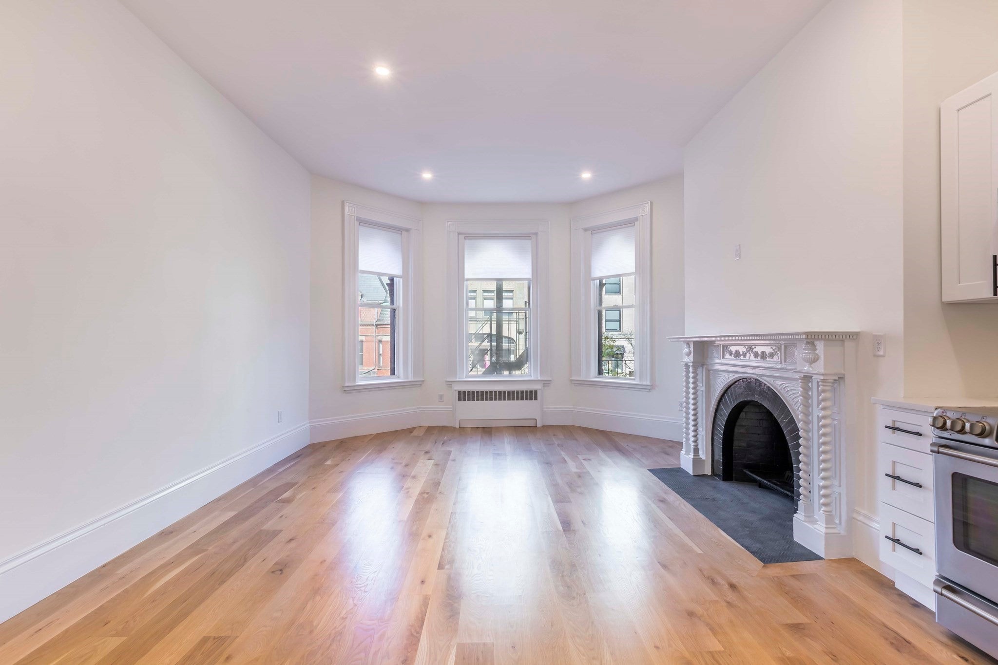 271 Dartmouth St. 2L