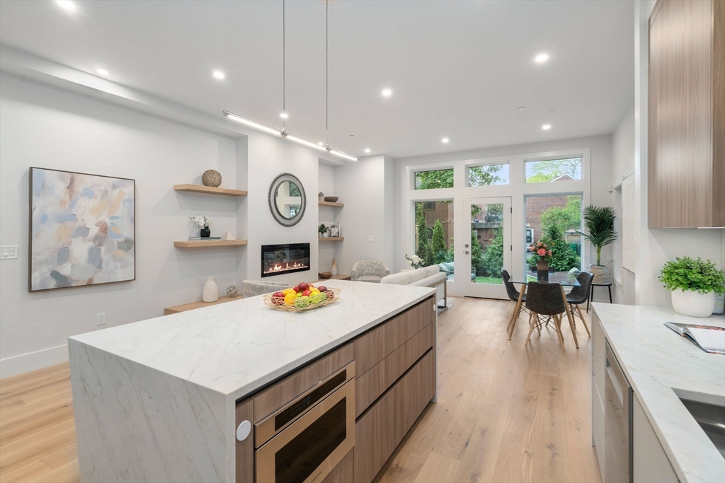 2202 Commonwealth Ave 2