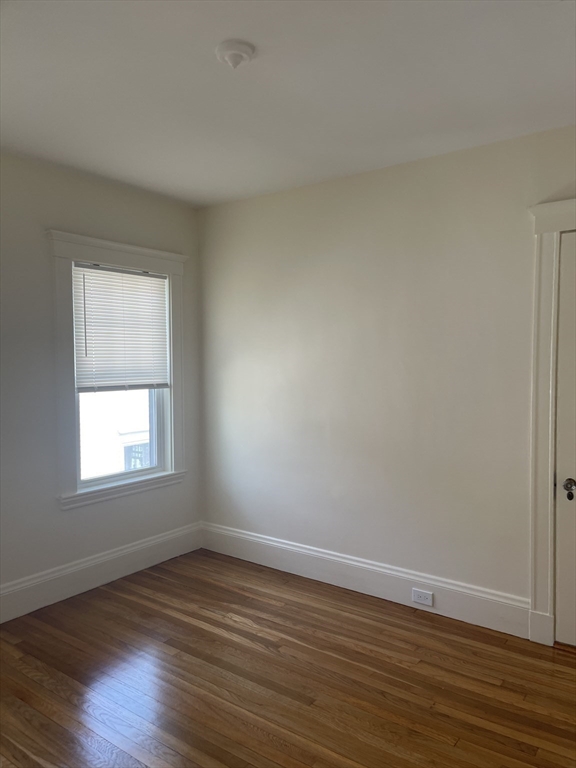 Watertown, Massachusetts 02472, United States, 2 Bedrooms Bedrooms, ,1 BathroomBathrooms,Residential,Pending,114923