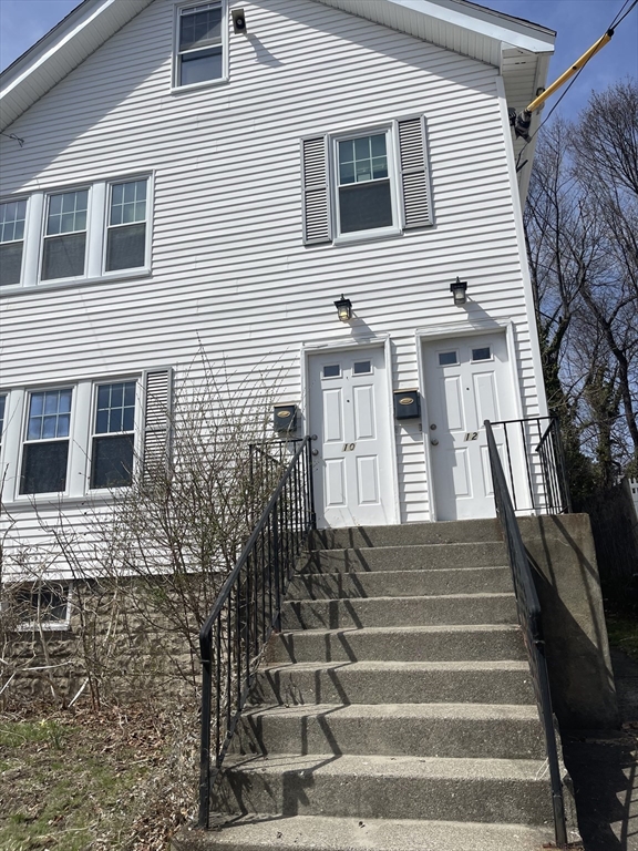 Watertown, Massachusetts 02472, United States, 2 Bedrooms Bedrooms, ,1 BathroomBathrooms,Residential,Pending,114923