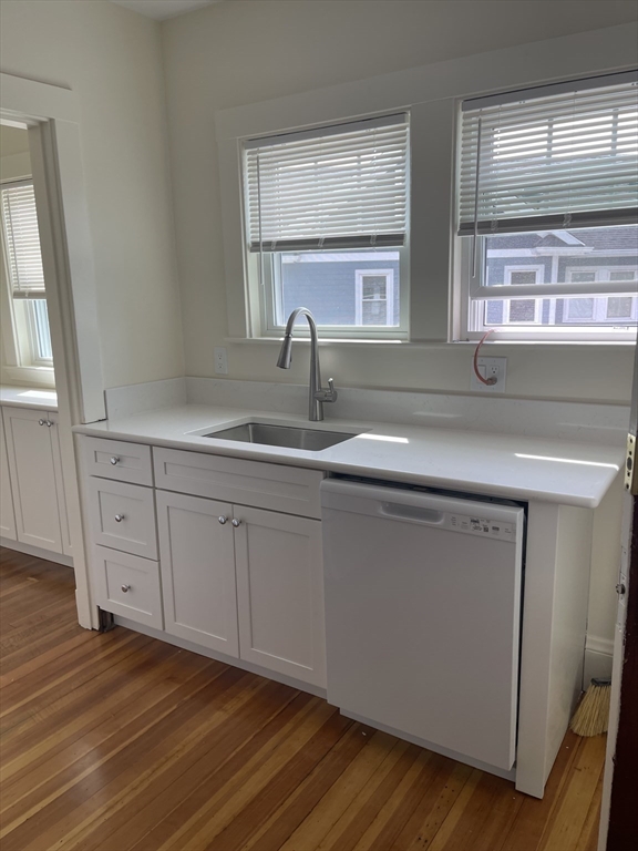 Watertown, Massachusetts 02472, United States, 2 Bedrooms Bedrooms, ,1 BathroomBathrooms,Residential,Pending,114923