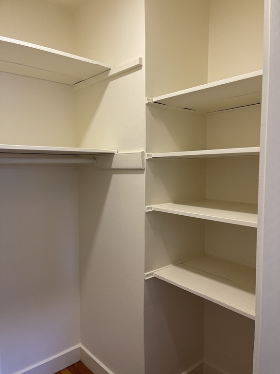 Watertown, Massachusetts 02472, United States, 2 Bedrooms Bedrooms, ,1 BathroomBathrooms,Residential,Pending,114923