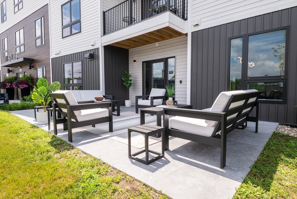 203 Lowell St 119