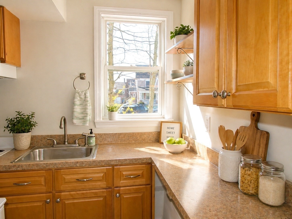 5 Abbott St #2, Wellesley, MA Photo #5