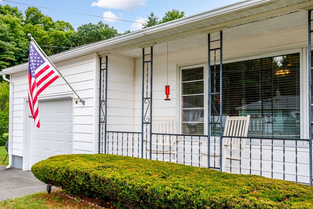 7 Knollwood Ln