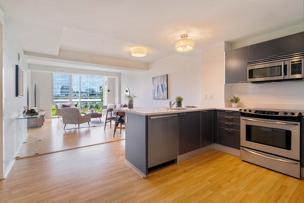 2 Earhart St 615