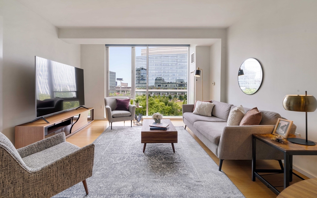 2 Earhart St 615