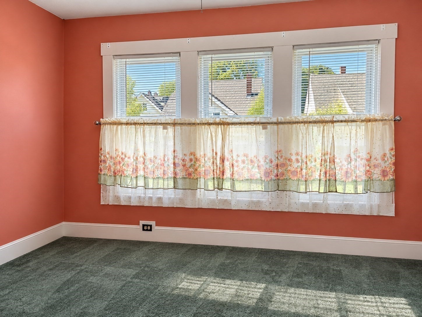 81 Lyndale St, Springfield, MA Photo #9