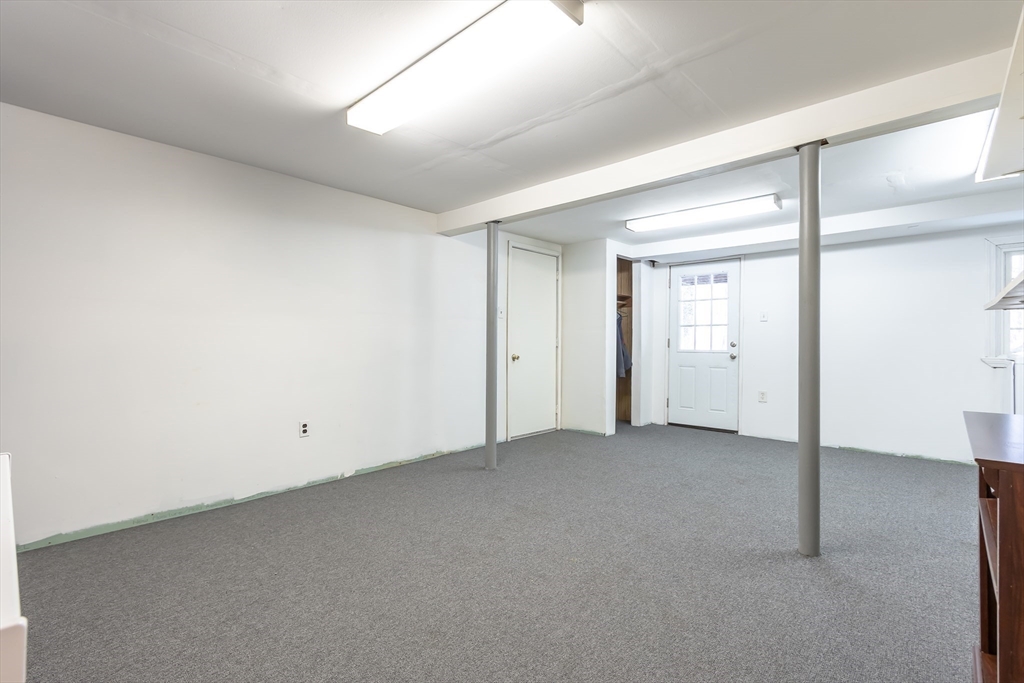 Medfield, Massachusetts 02052, United States, 4 Bedrooms Bedrooms, ,2 BathroomsBathrooms,Residential,Pending,93557