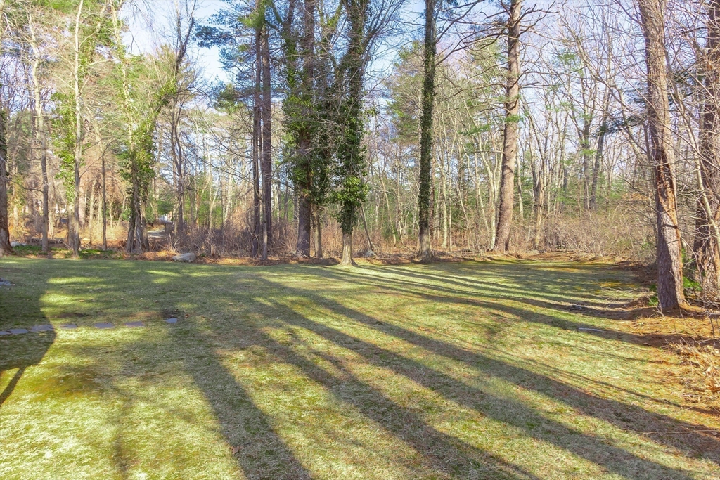 Medfield, Massachusetts 02052, United States, 4 Bedrooms Bedrooms, ,2 BathroomsBathrooms,Residential,Pending,93557