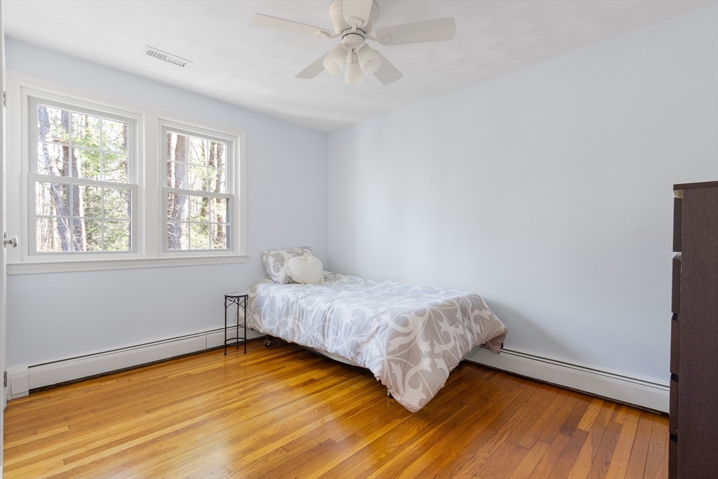 Medfield, Massachusetts 02052, United States, 4 Bedrooms Bedrooms, ,2 BathroomsBathrooms,Residential,Pending,93557