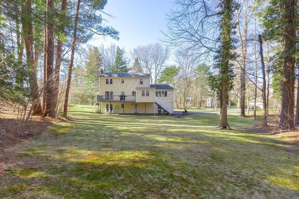 Medfield, Massachusetts 02052, United States, 4 Bedrooms Bedrooms, ,2 BathroomsBathrooms,Residential,Pending,93557