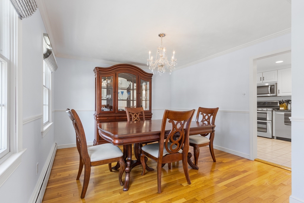 Medfield, Massachusetts 02052, United States, 4 Bedrooms Bedrooms, ,2 BathroomsBathrooms,Residential,Pending,93557