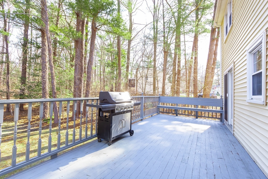 Medfield, Massachusetts 02052, United States, 4 Bedrooms Bedrooms, ,2 BathroomsBathrooms,Residential,Pending,93557