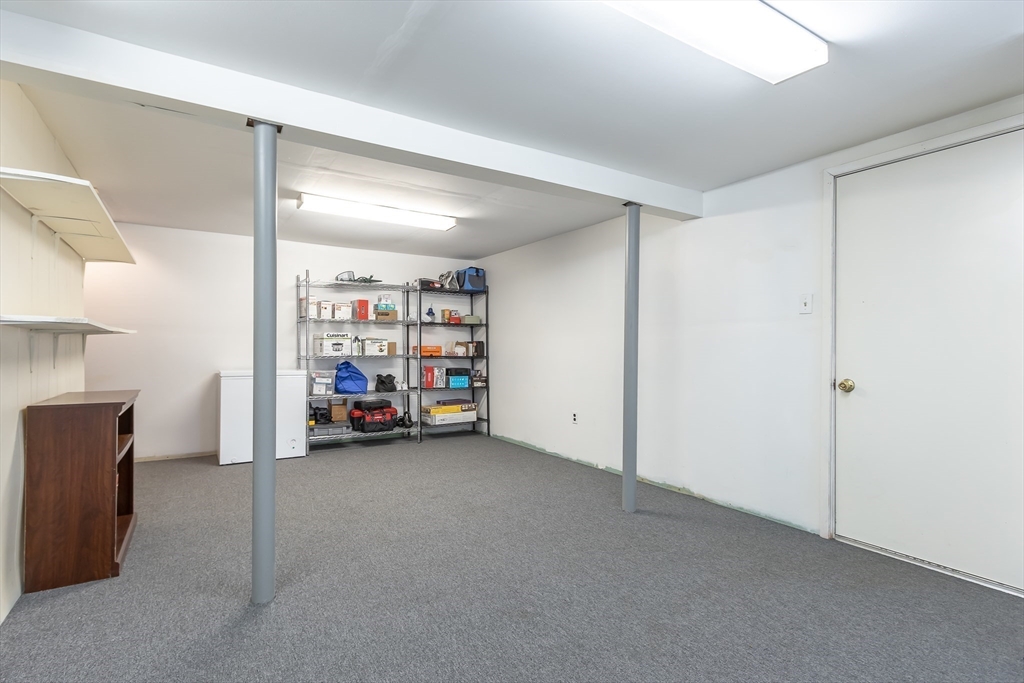 Medfield, Massachusetts 02052, United States, 4 Bedrooms Bedrooms, ,2 BathroomsBathrooms,Residential,Pending,93557