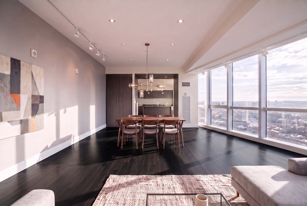 110 Stuart St 18B