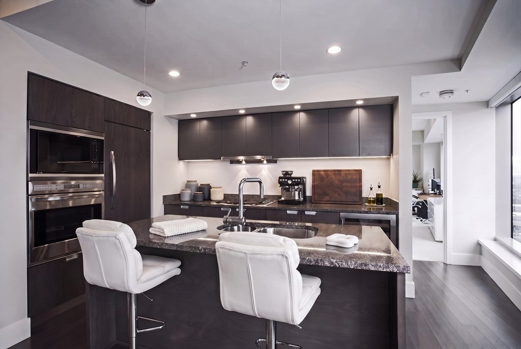 110 Stuart St 18B