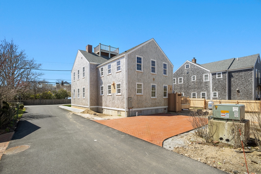 2 Mariner Way