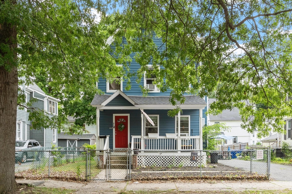85 Montrose St