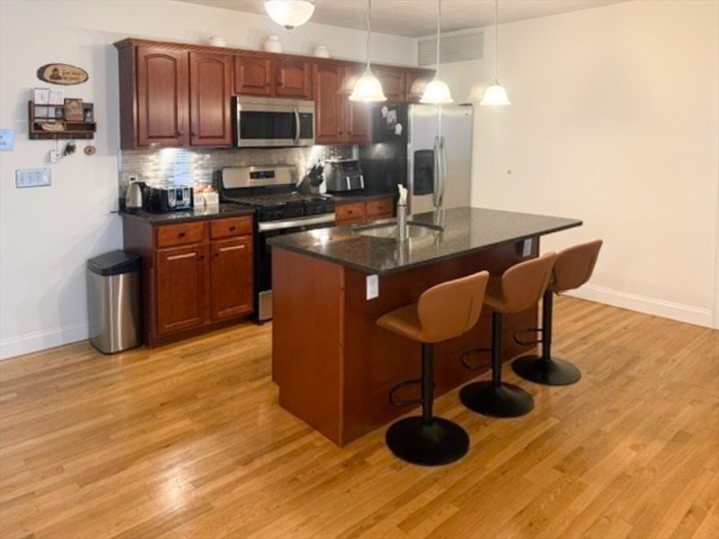 266 N Main St 8