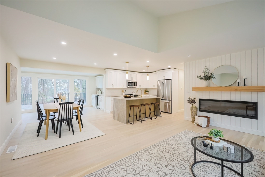 5 Avery Heights Dr