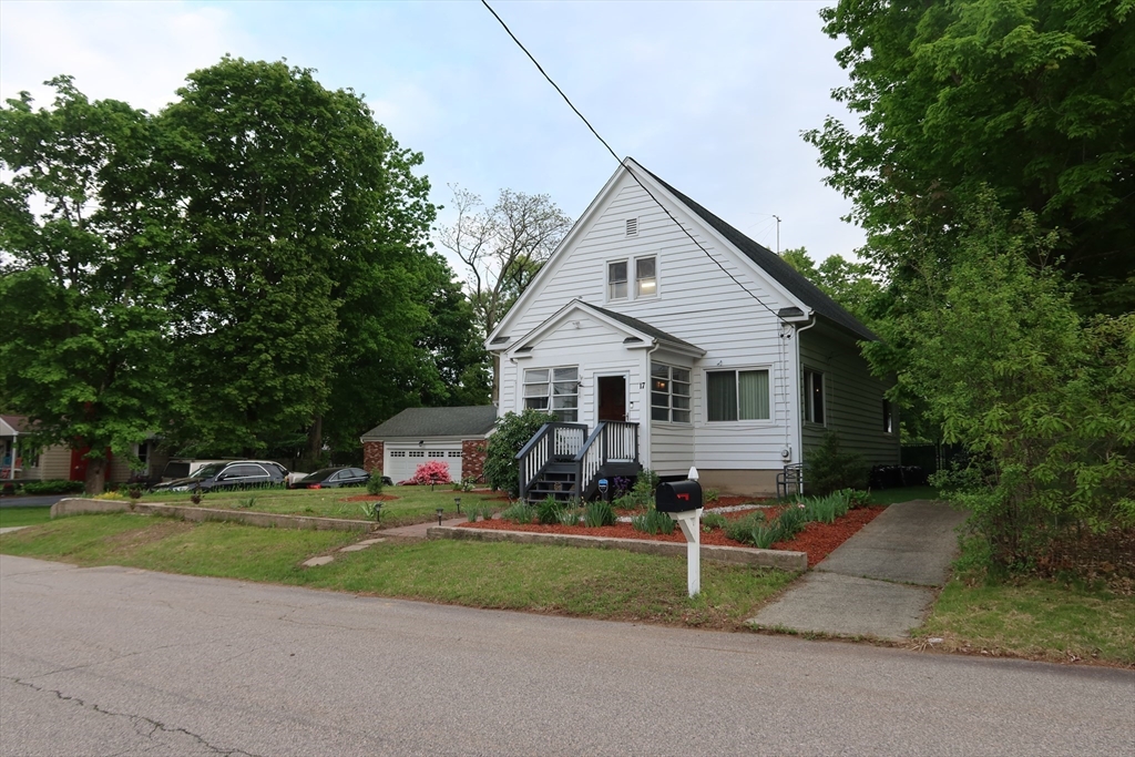 17 Lockwood Ave