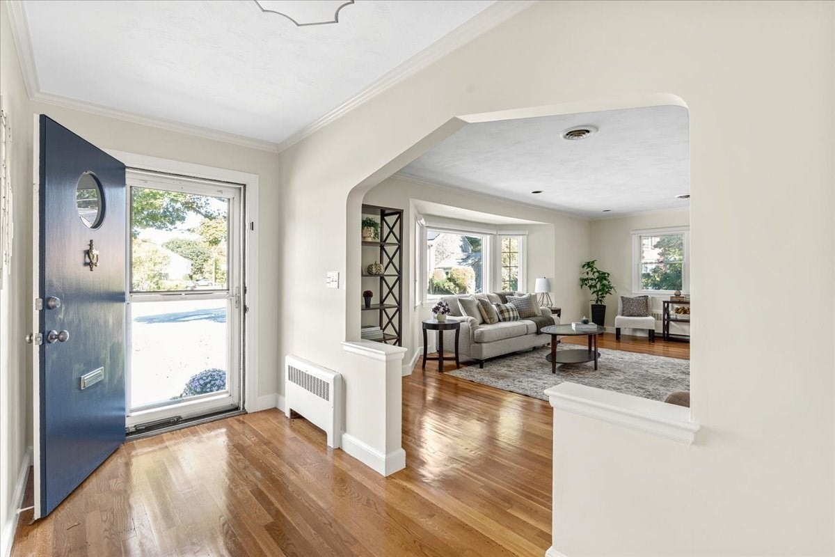 24 Great Meadow Rd, Newton, MA Photo #3