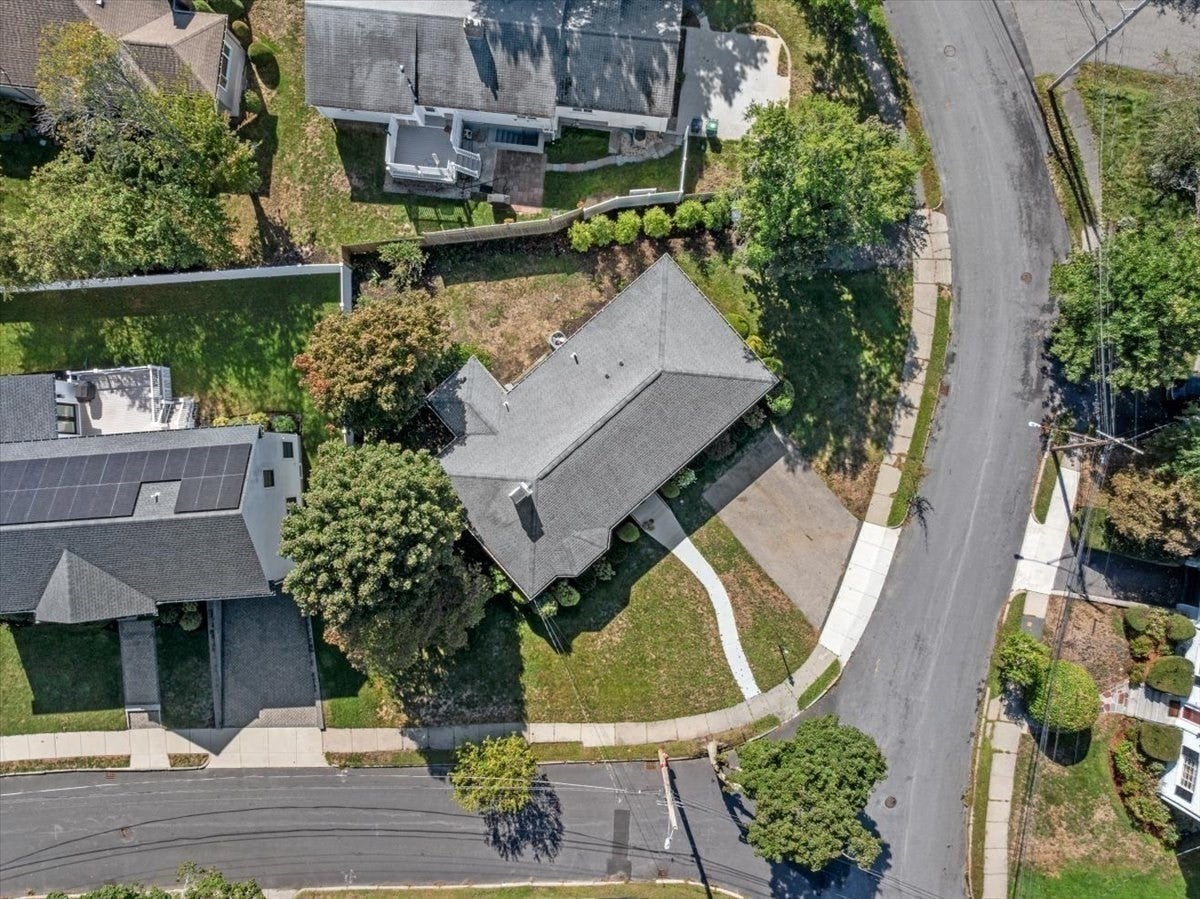 24 Great Meadow Rd, Newton, MA Photo #31