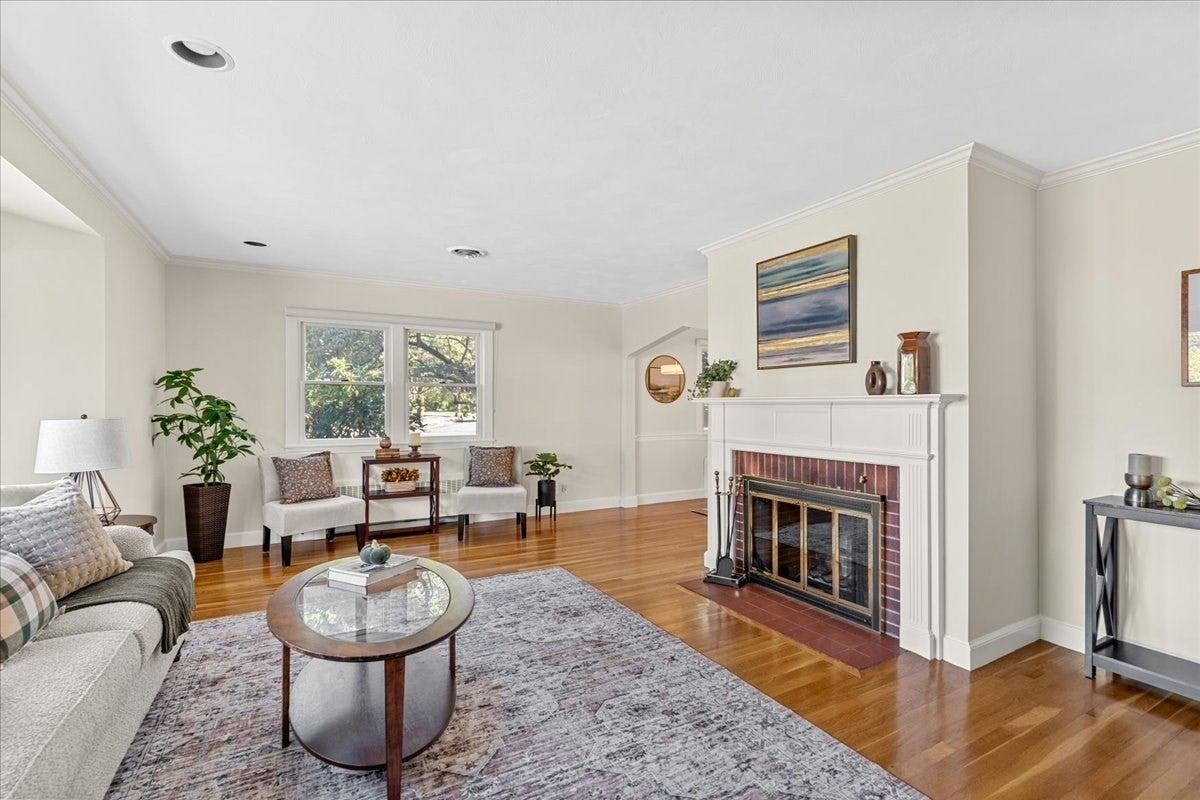24 Great Meadow Rd, Newton, MA Photo #5
