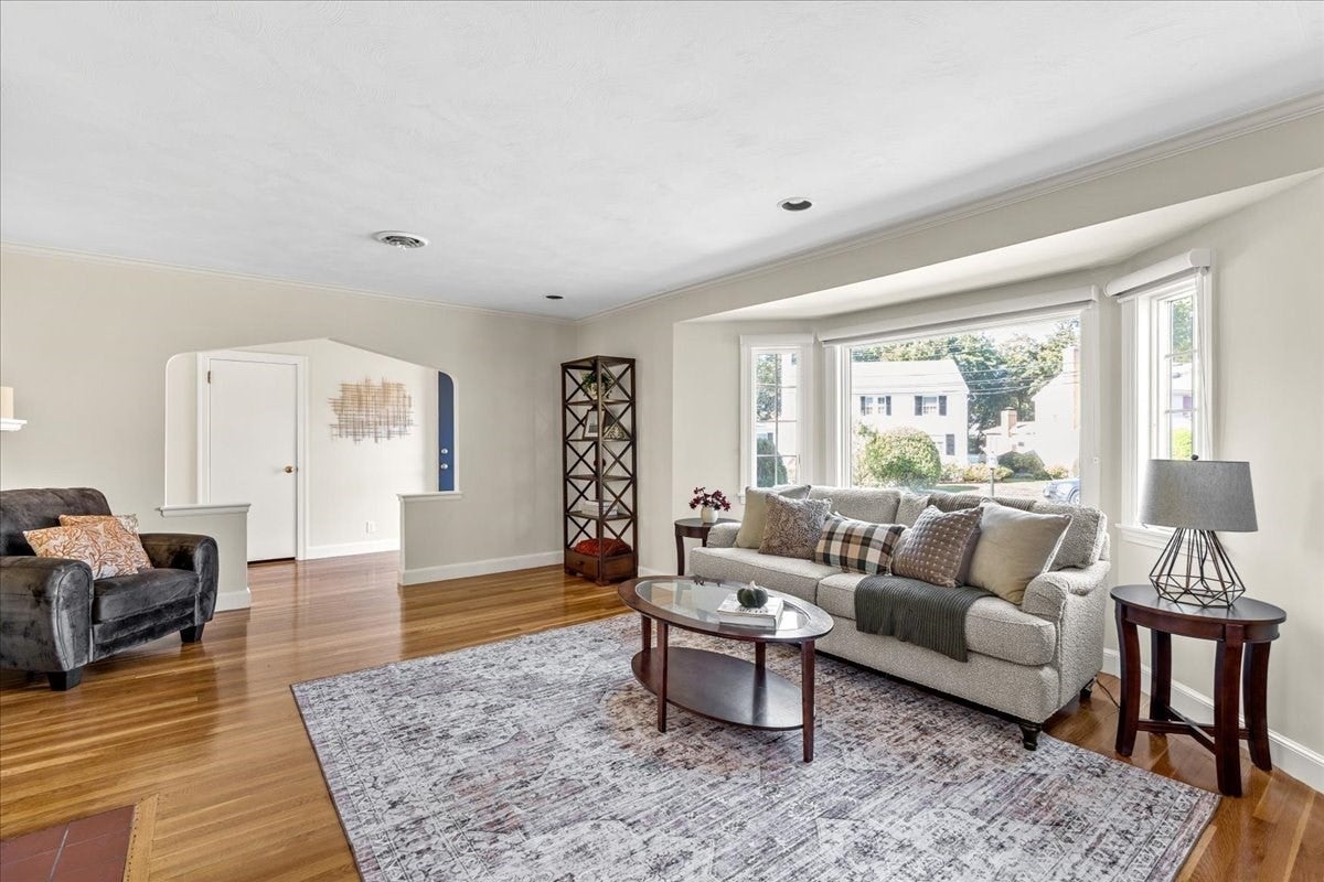 24 Great Meadow Rd, Newton, MA Photo #6
