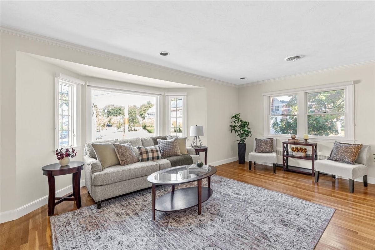 24 Great Meadow Rd, Newton, MA Photo #7