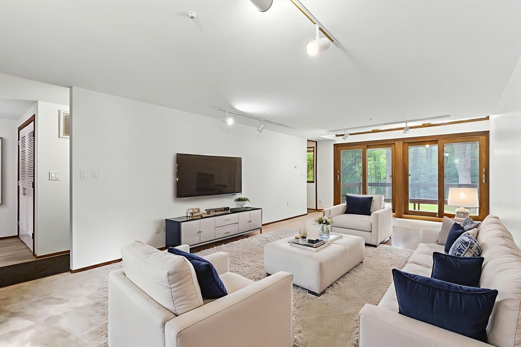 611 Old Stone Brook 611