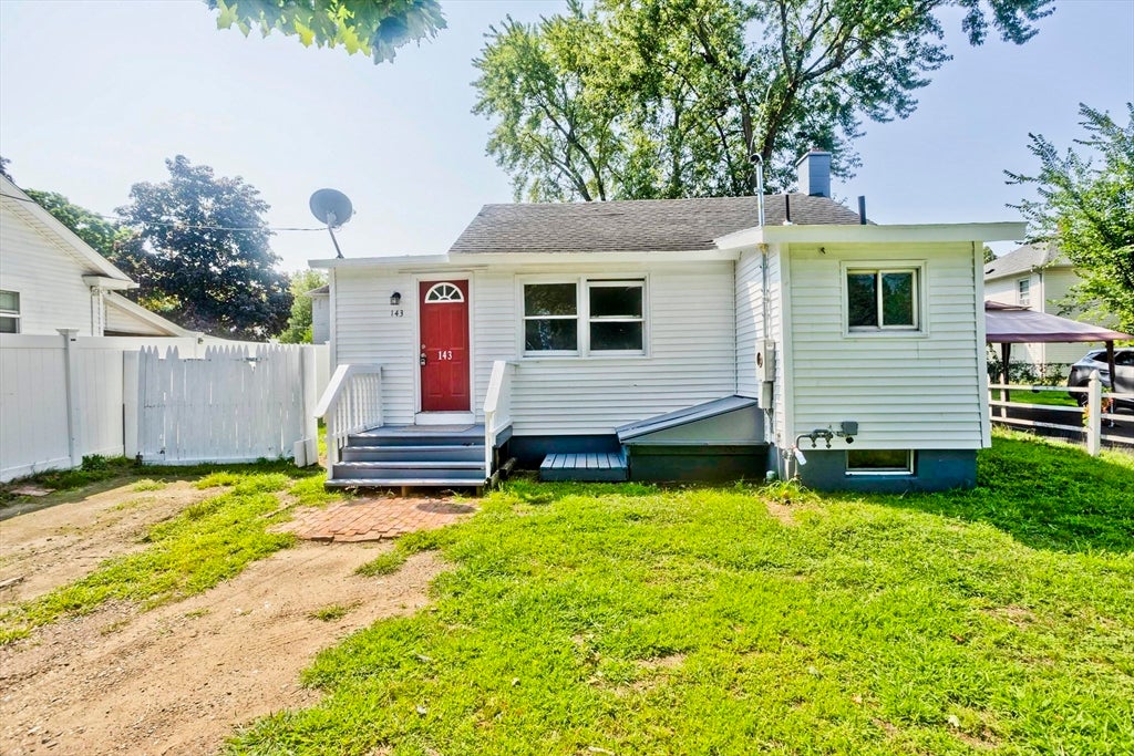 143 Davenport St, Springfield, MA Photo #2