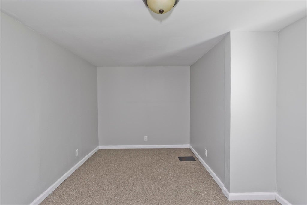 143 Davenport St, Springfield, MA Photo #15