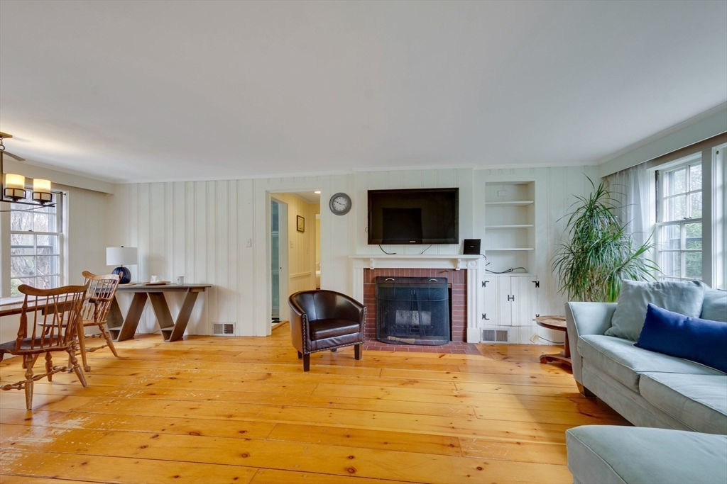 114 Nagog Hill Rd