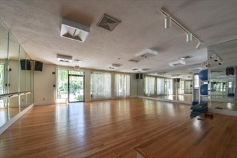 Natick, Massachusetts 01760, United States, 1 Bedroom Bedrooms, ,1 BathroomBathrooms,Residential,Active,145709