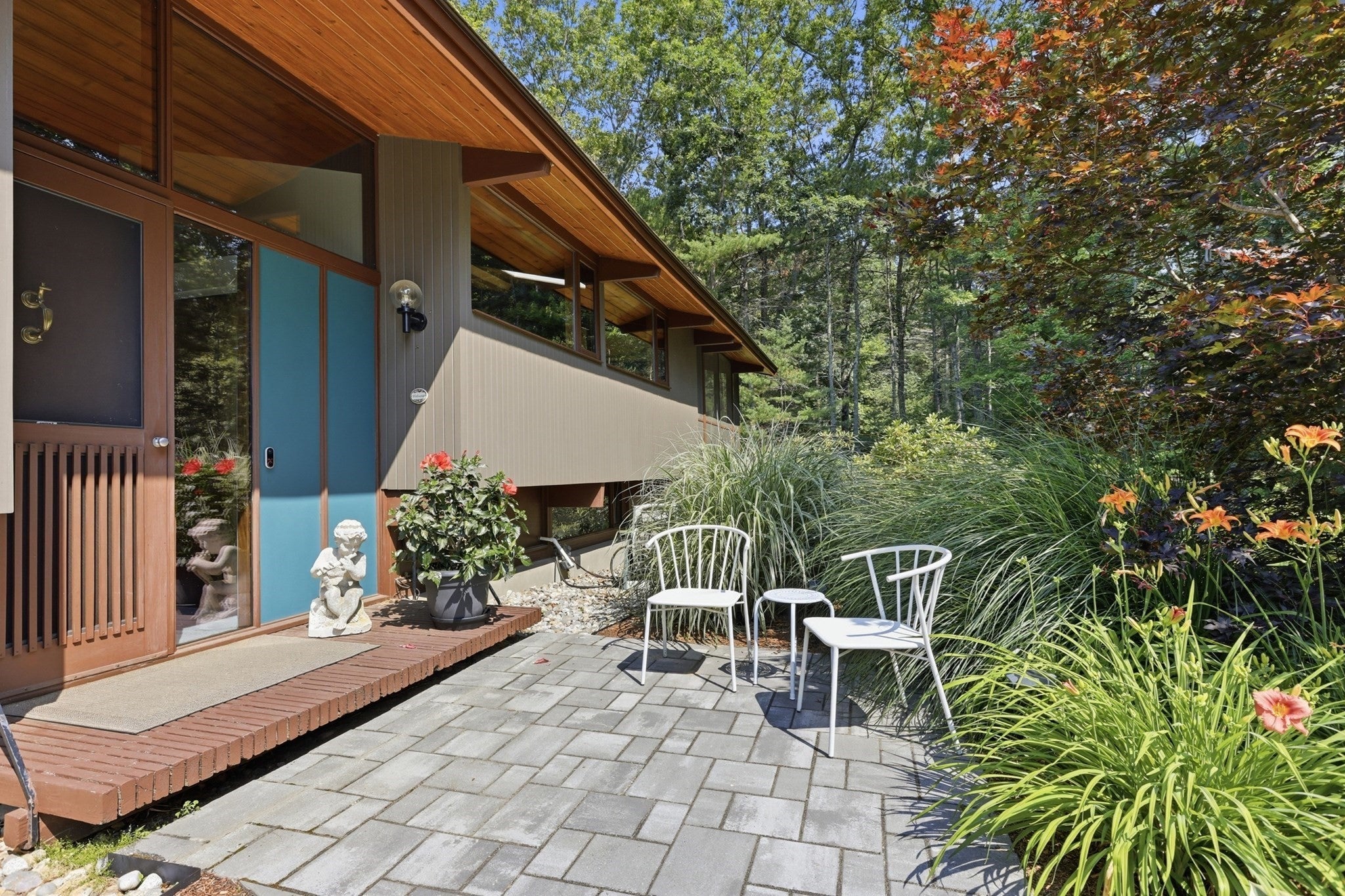 80 Evergreen Lane