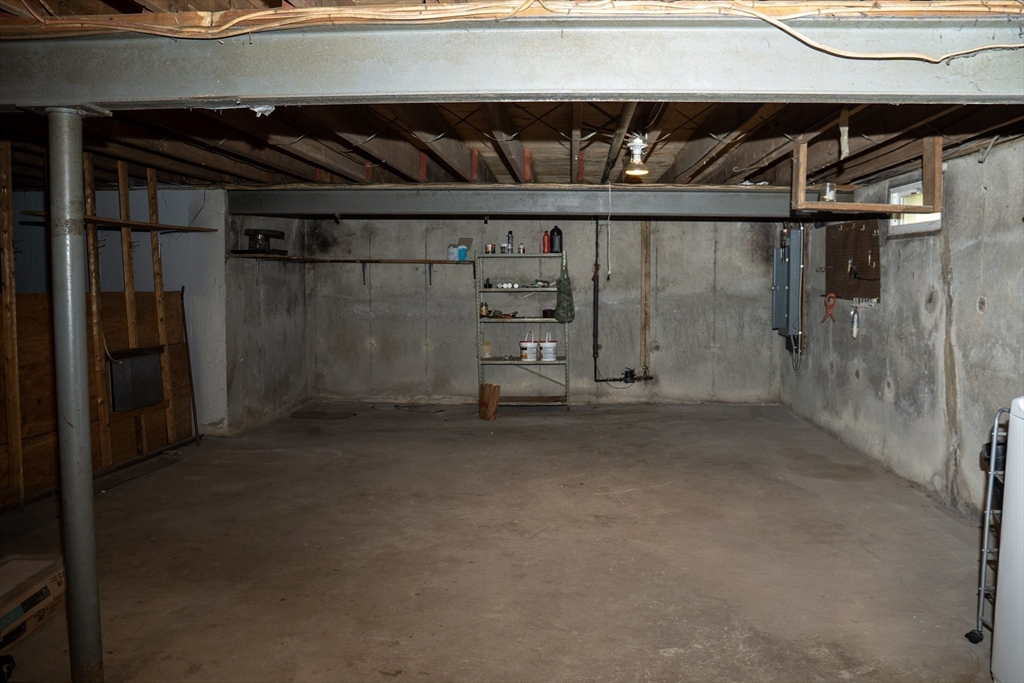 159 Roy ST, Springfield, MA Photo #32