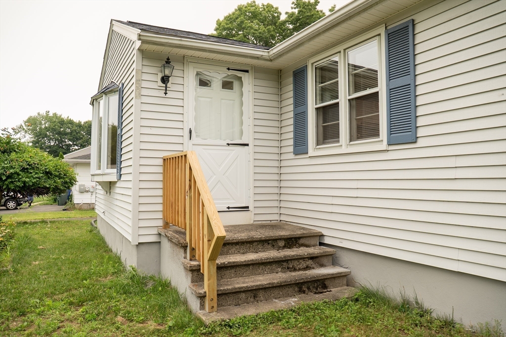 159 Roy ST, Springfield, MA Photo #4