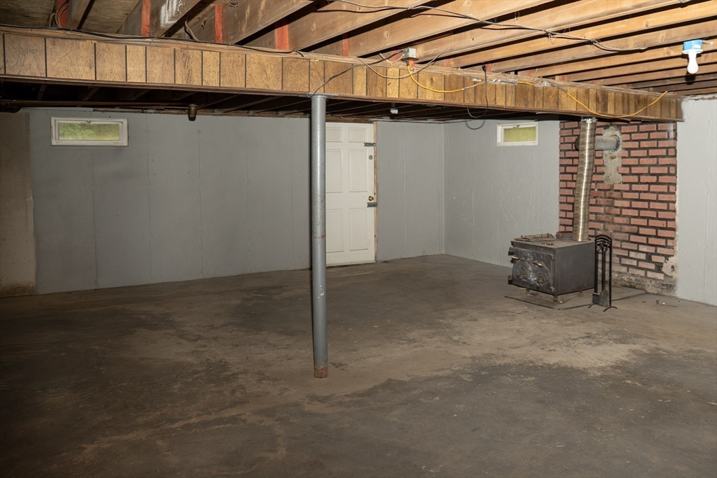 159 Roy ST, Springfield, MA Photo #33